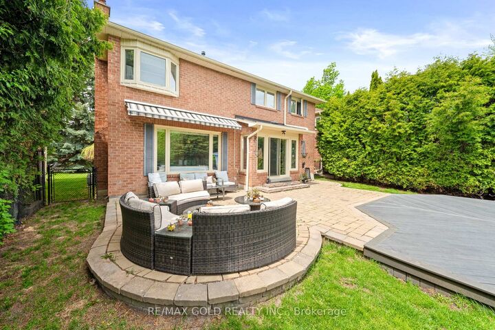 Property Photo: 122 Barr Crescent ON L6Z 3C8