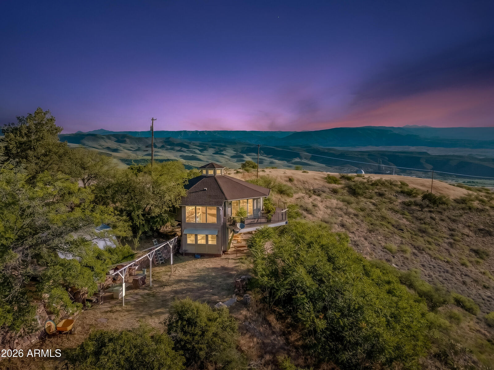 Property Photo: 345 E Dundee Avenue AZ 86331