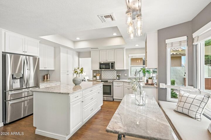 Property Photo:  16035 N 49th Place  AZ 85254 
