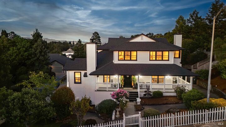 Property Photo:  782 El Paseo Drive  CA 94952 
