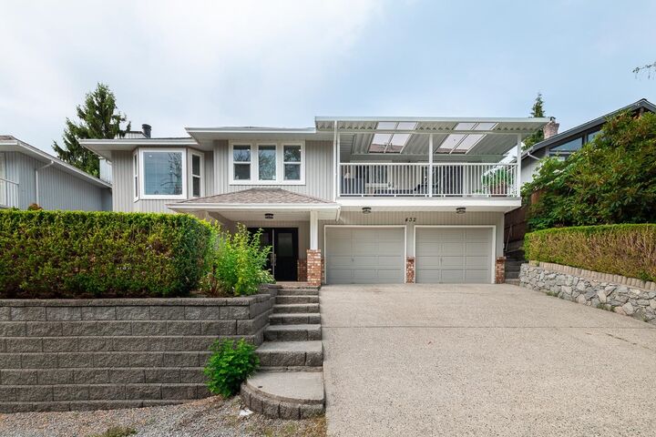 432 Riverview Crescent — photo 1