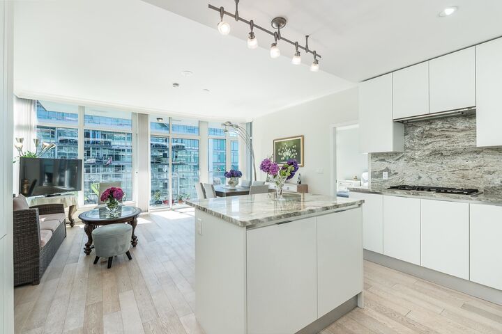 175 Victory Ship Way 703 — photo 1