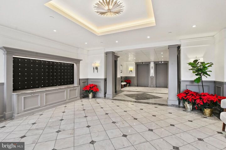 Property Photo:  1600 Prince Street 212  VA 22314 