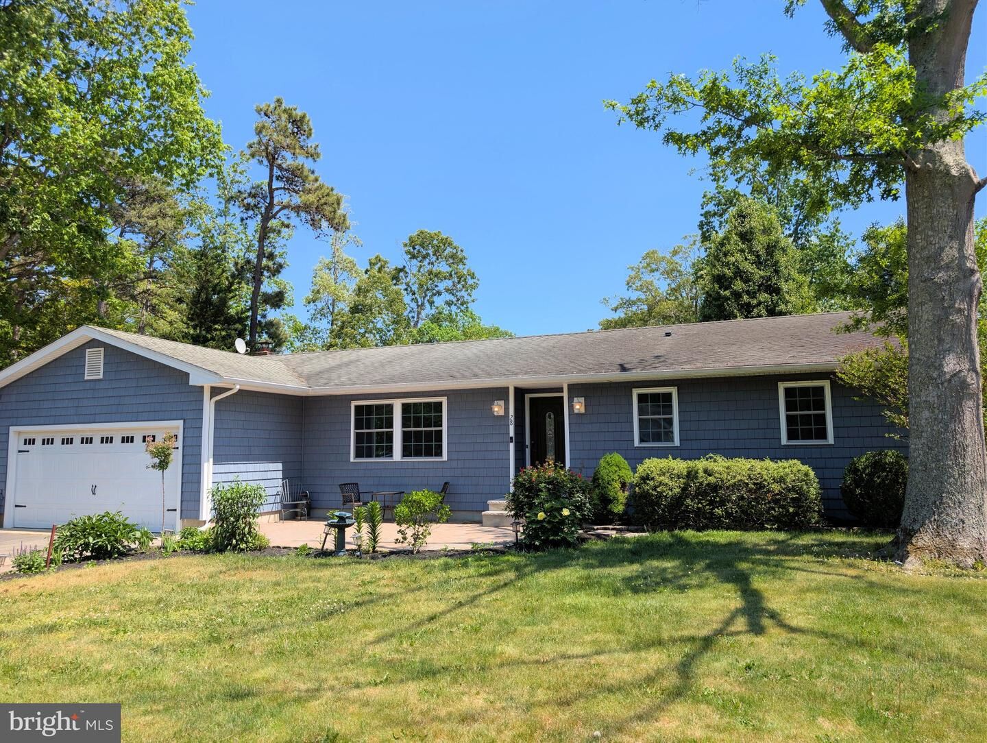 Property Photo:  28 Pikes Peak Road  NJ 08087 