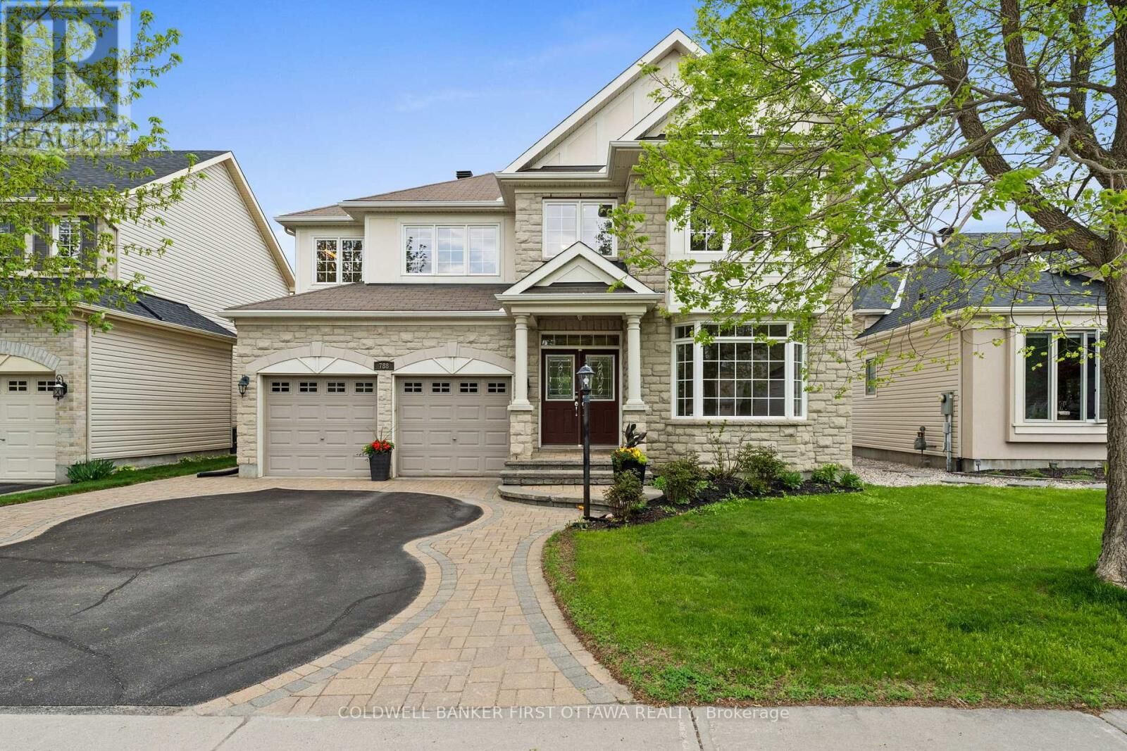 Property Photo:  788 Kilbirnie Drive  ON K2J 0M4 