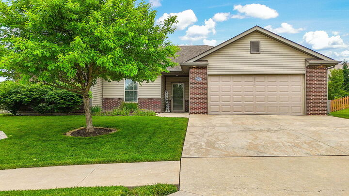 Property Photo: 5807 Abbington Ct MO 65203