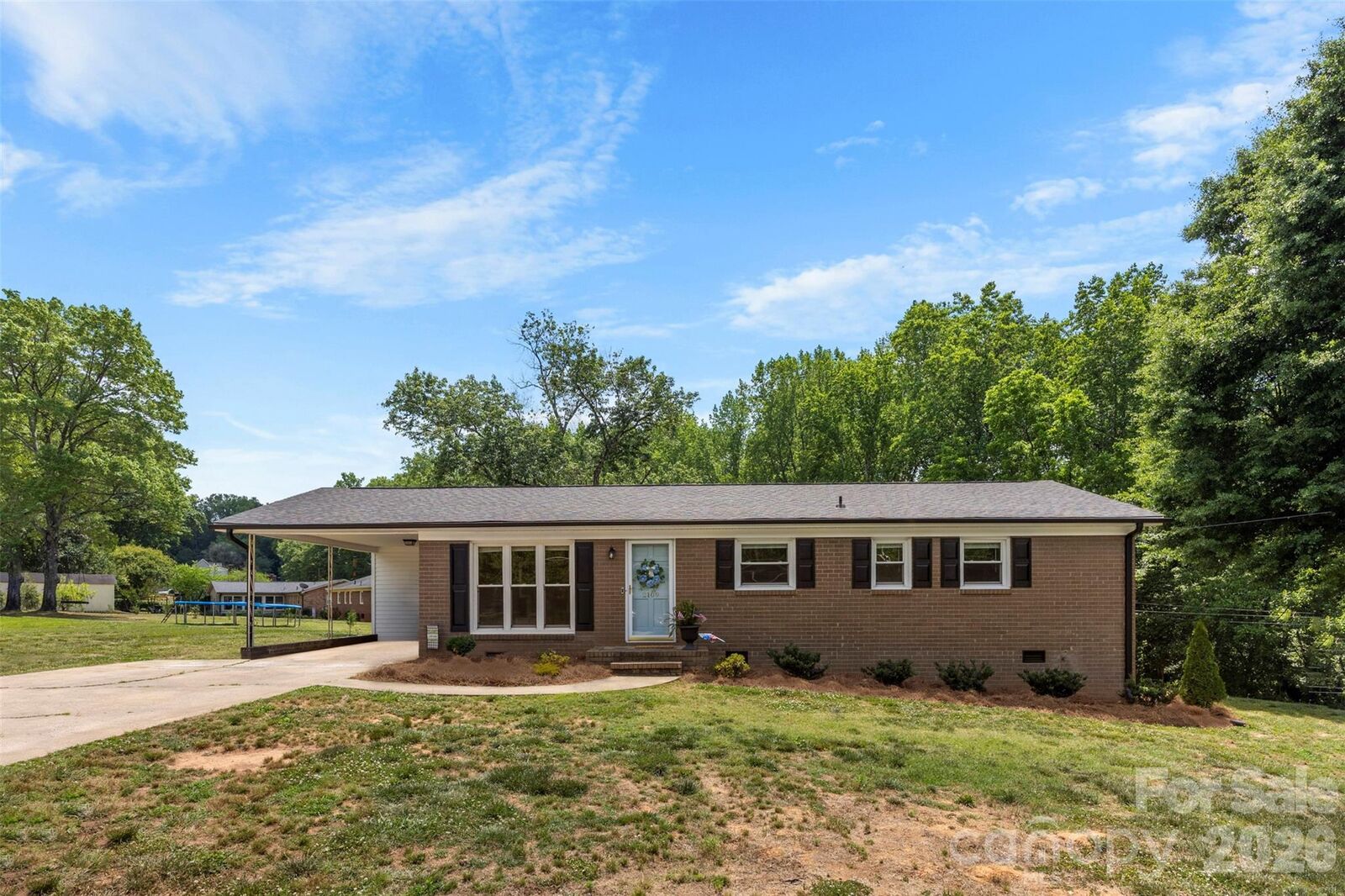 Property Photo:  2109 Hollandale Drive  NC 28054 