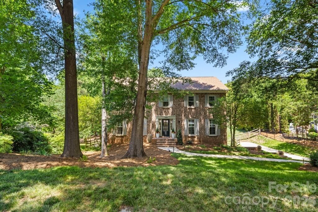 Property Photo: 7814 Bradenton Drive NC 28210