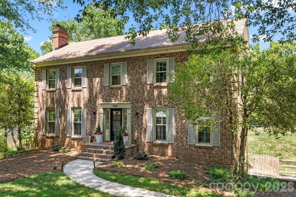 Property Photo: 7814 Bradenton Drive NC 28210