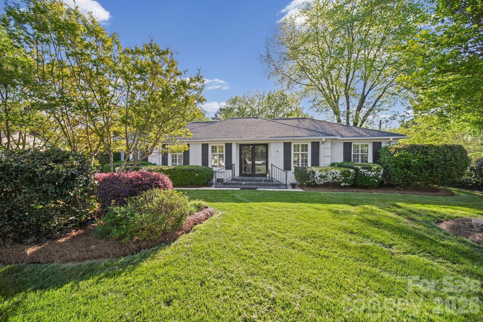 Property Photo: 13539 Four Oaks Lane NC 28105
