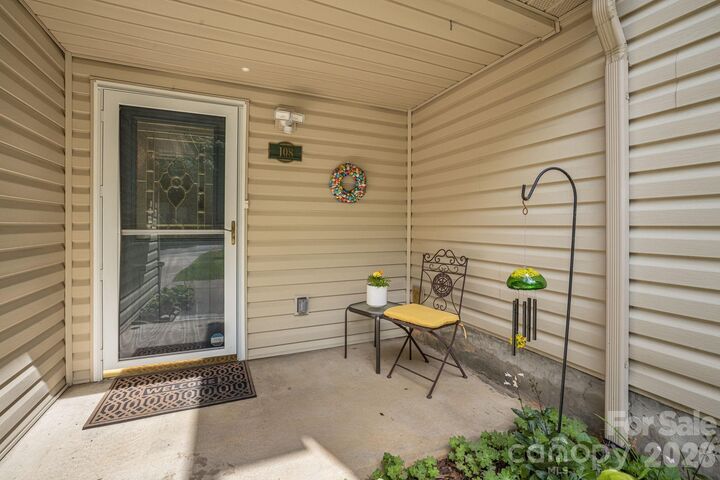Property Photo: 108 South Park Lane 108 NC 28711