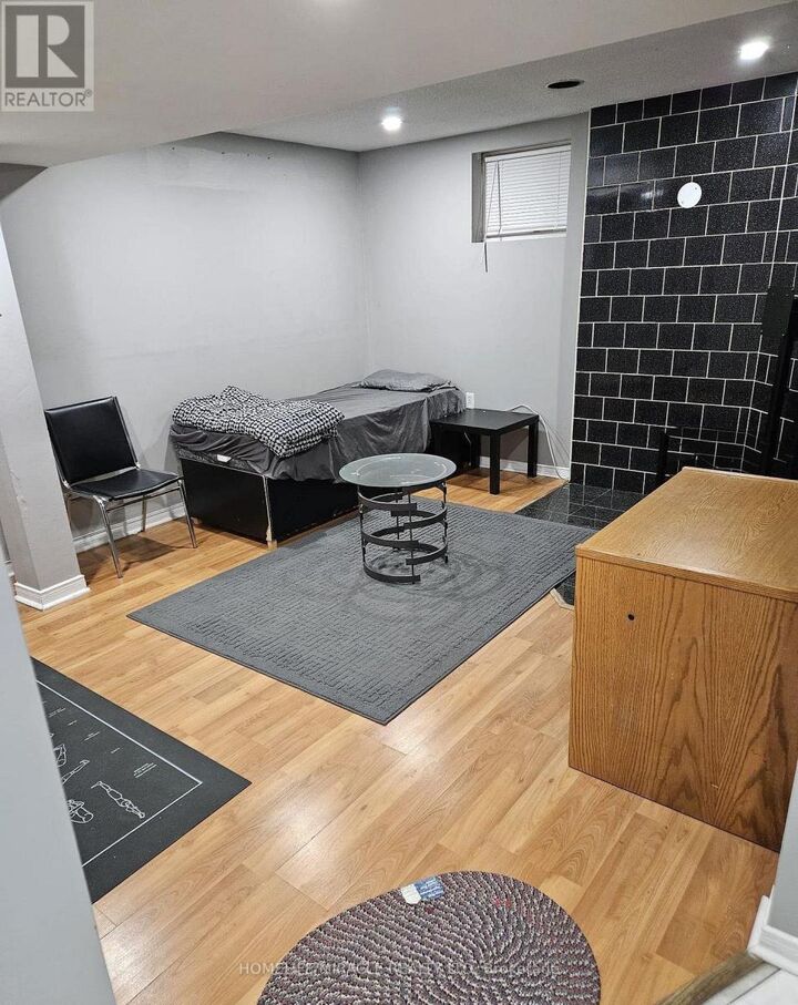 Property Photo:  14 Tina Court 2  ON L6Y 4M6 