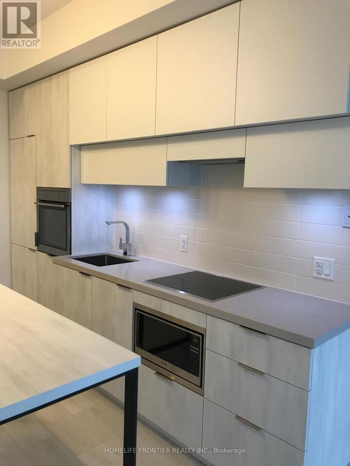 Property Photo:  8 Eglinton Avenue East 3509  ON M4P 1A6 