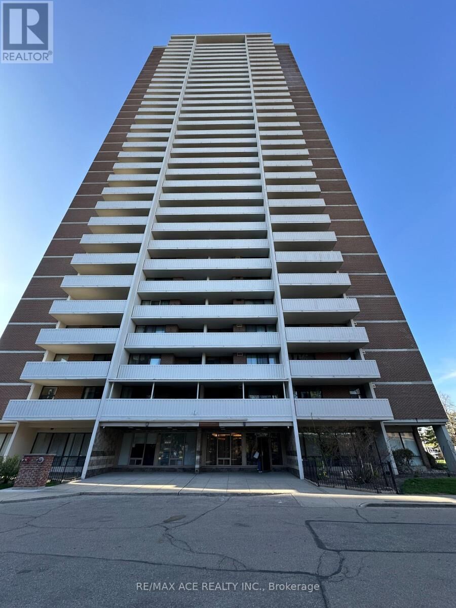 Property Photo:  10 Tangreen Court 1504  ON M2M 4B9 