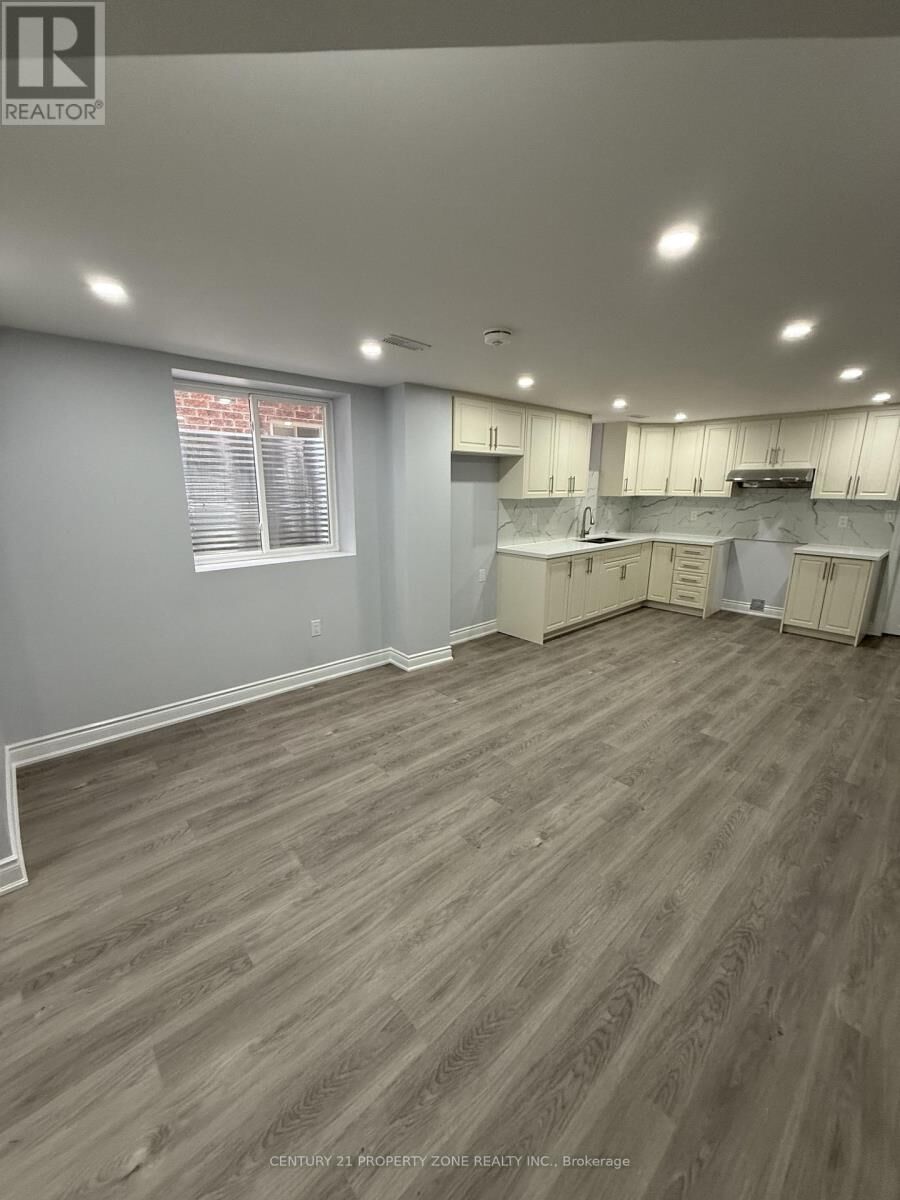 Property Photo:  39 Bellflower Lane  ON L6S 6K1 