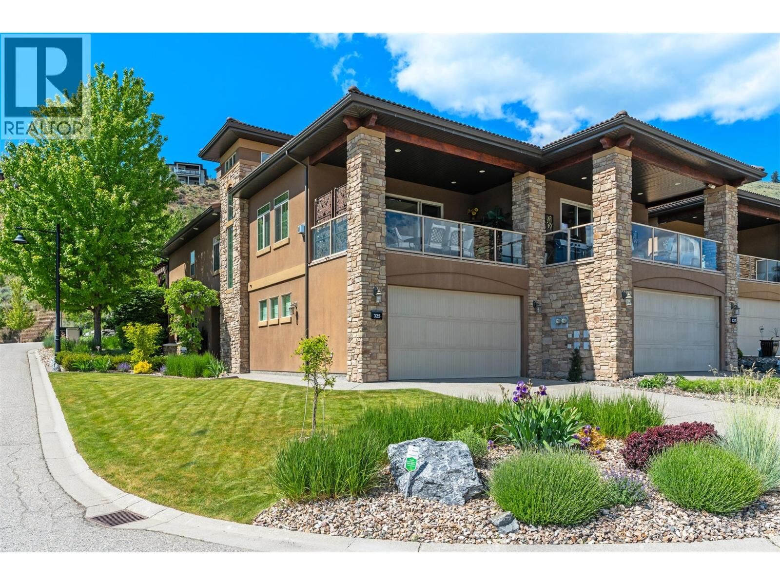 Property Photo: 325 Cordon Place BC V1H 1Z9