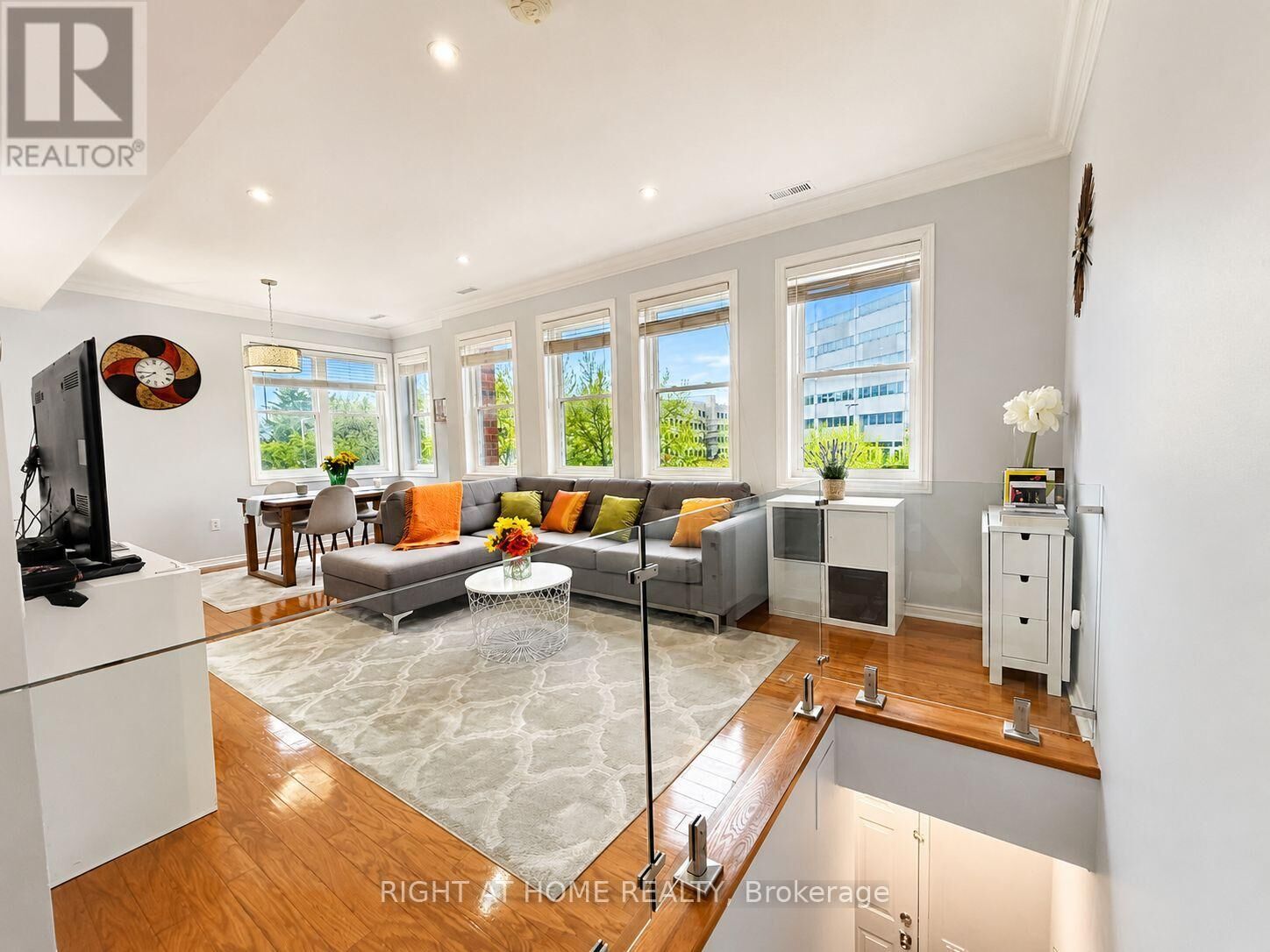 Property Photo:  760 Lawrence Avenue West 221  ON M6A 3E7 
