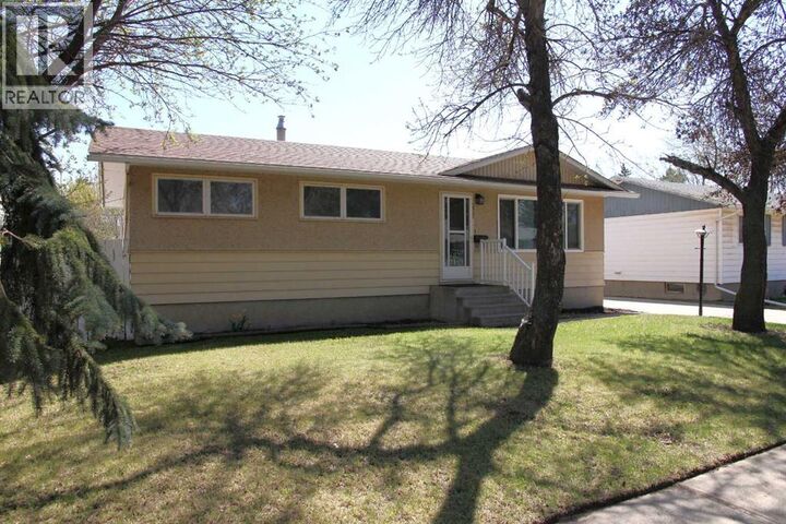 Property Photo:  3907 49 Avenue  SK S9V 0S1 
