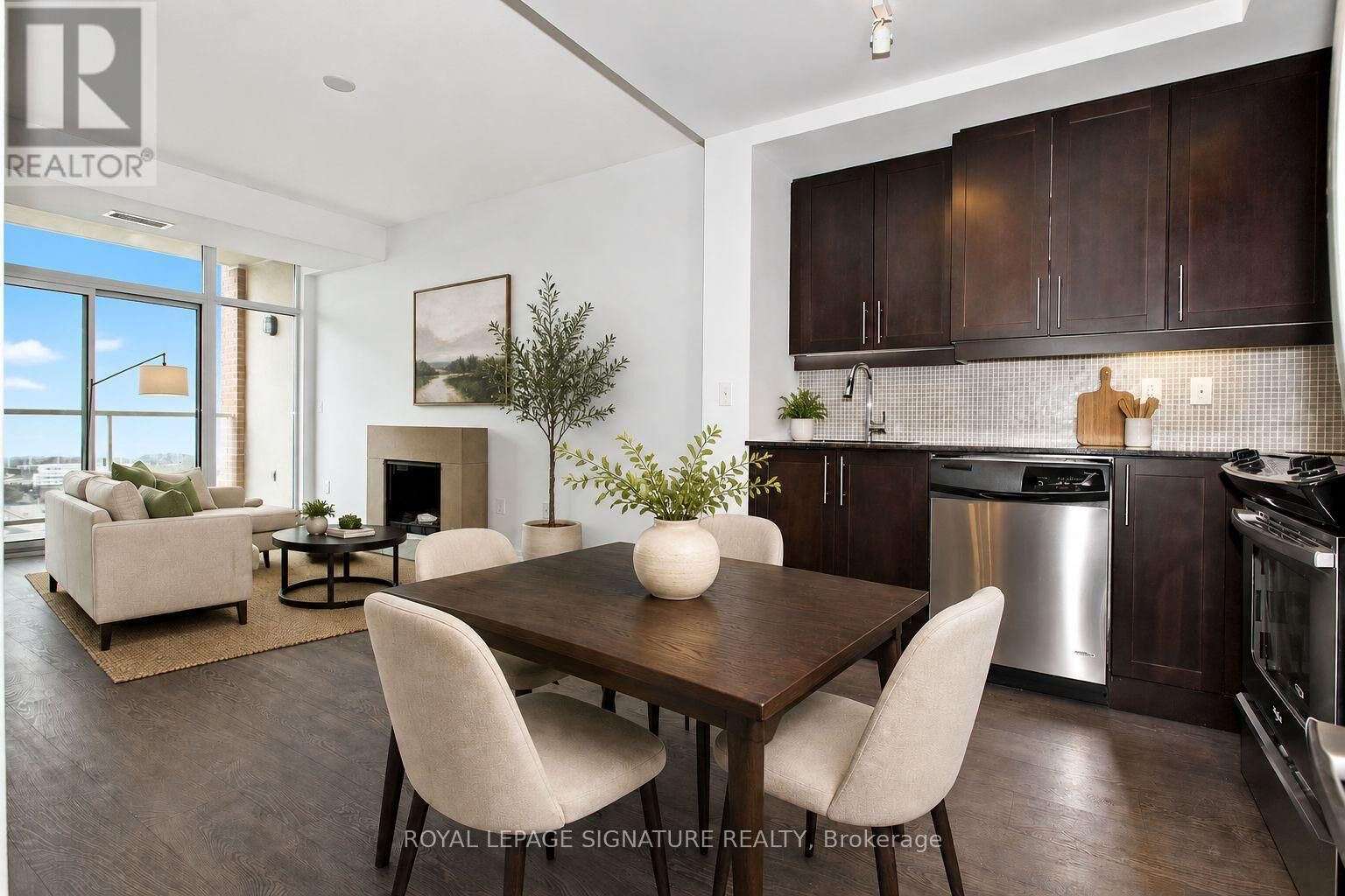 Property Photo:  85 East Liberty Street 2105  ON M6K 3R4 