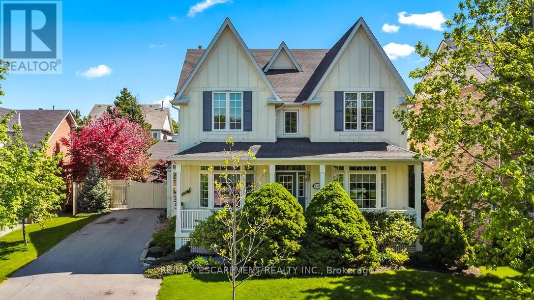 Property Photo:  7049 Gaslamp Walk  ON L5W 1A4 