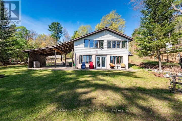 Property Photo:  634 Goldfinch Way  ON K0J 2K0 