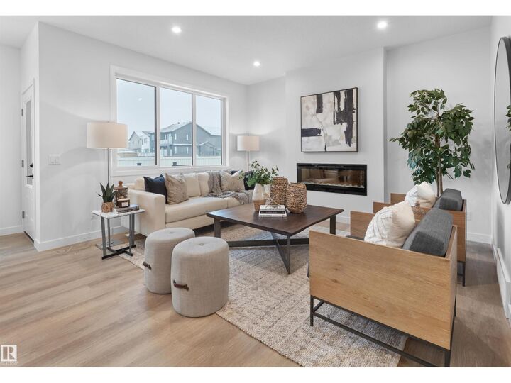 Property Photo: 1028 Cristall Cr SW AB T6W 5S5