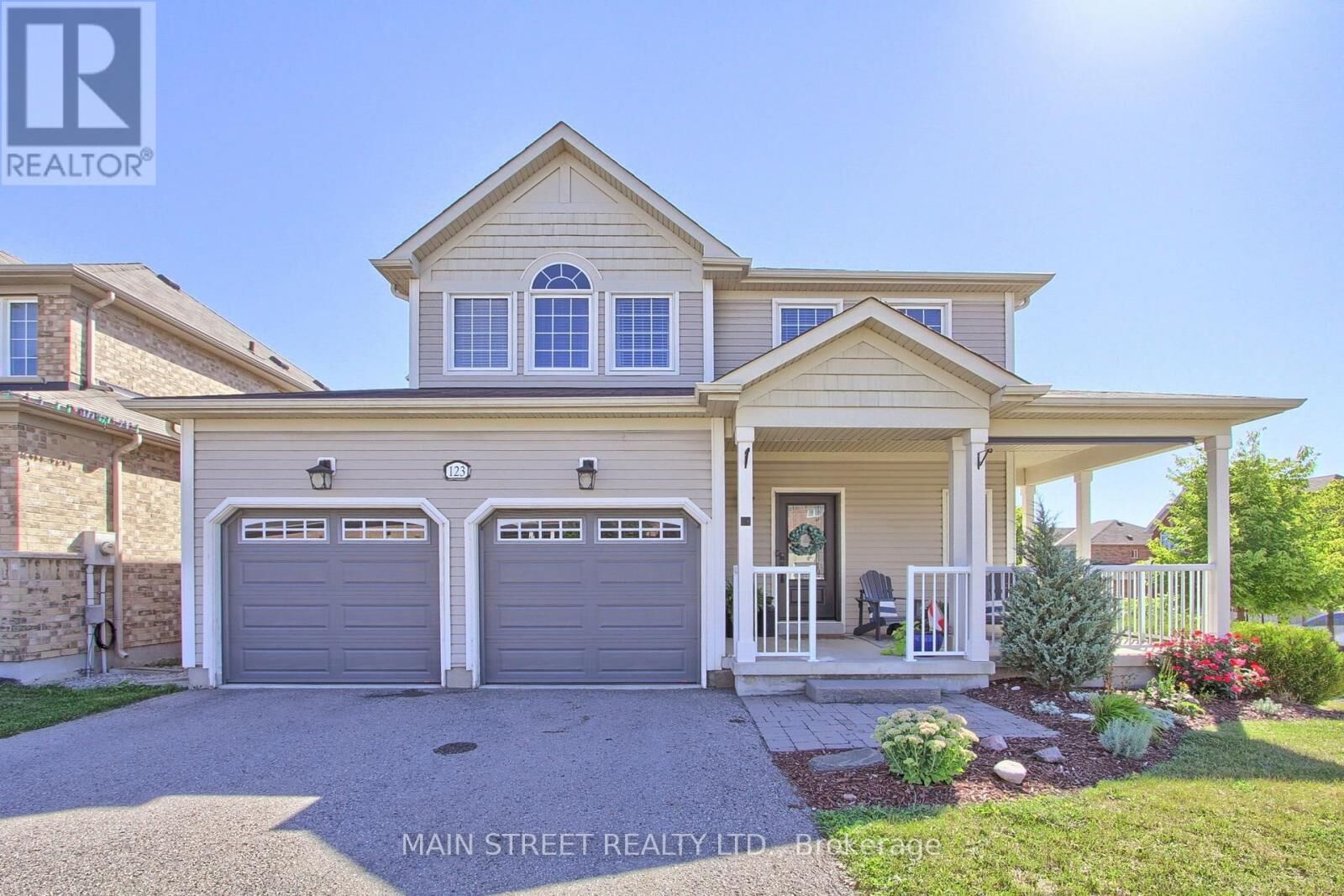 Property Photo:  123 Laurendale Avenue  ON L4P 0C4 