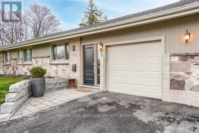 Property Photo: 8 Sora Drive ON L5M 1B2