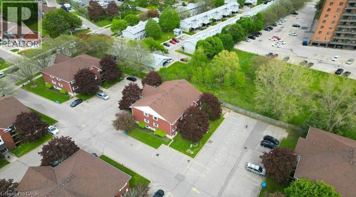 Property Photo:  565 Greenfield Avenue 212  ON N2C 2P3 