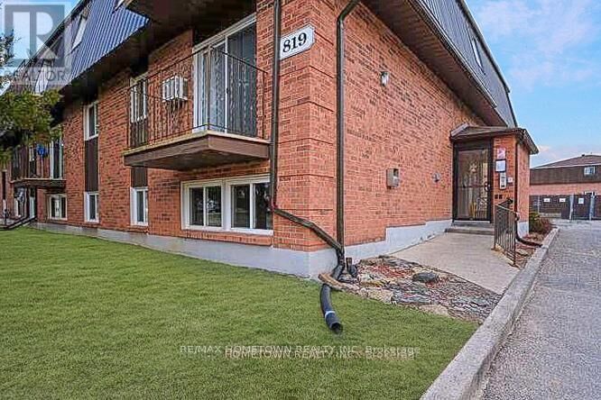 Property Photo:  819 Macodrum Drive 6  ON K6V 6P6 