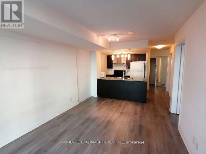 Property Photo: 25 Town Centre Court 3111 ON M1P 0B4