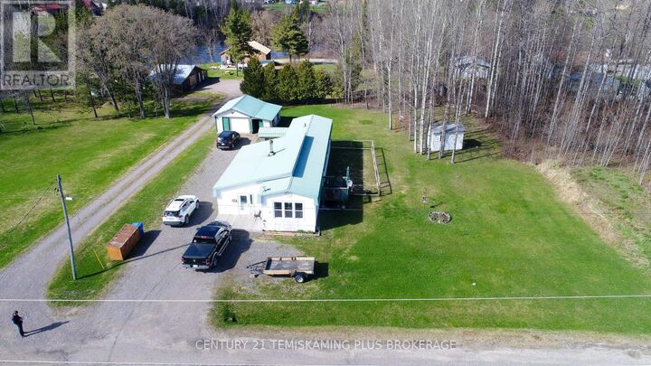Property Photo:  46 Fifth Street West  ON P0J 1G0 