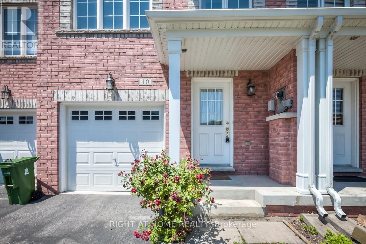Property Photo:  10 Wilkes Crescent  ON M1L 0B3 