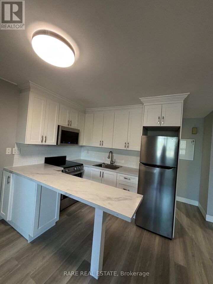 Property Photo:  253 Augusta Avenue 3  ON M5T 2L8 