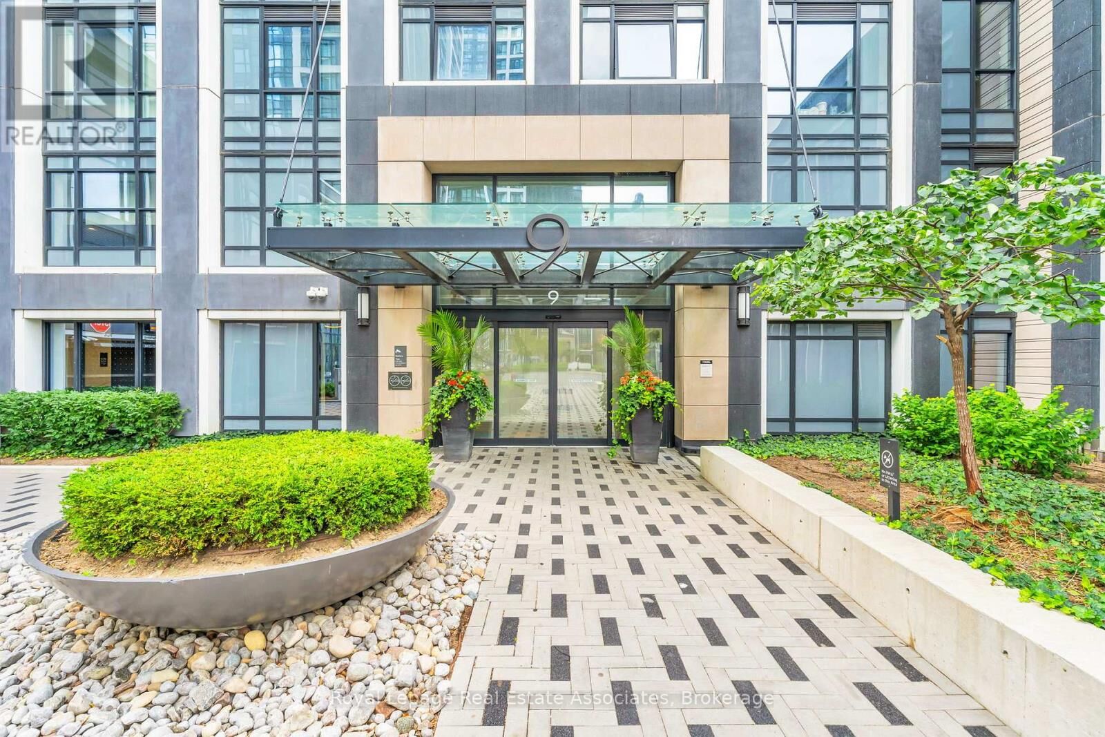 Property Photo:  9 Mabelle Avenue 1325  ON M9A 0E1 