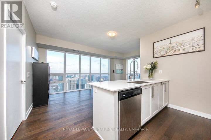 Property Photo:  4011 Brickstone Mews 4007  ON L5B 0J7 