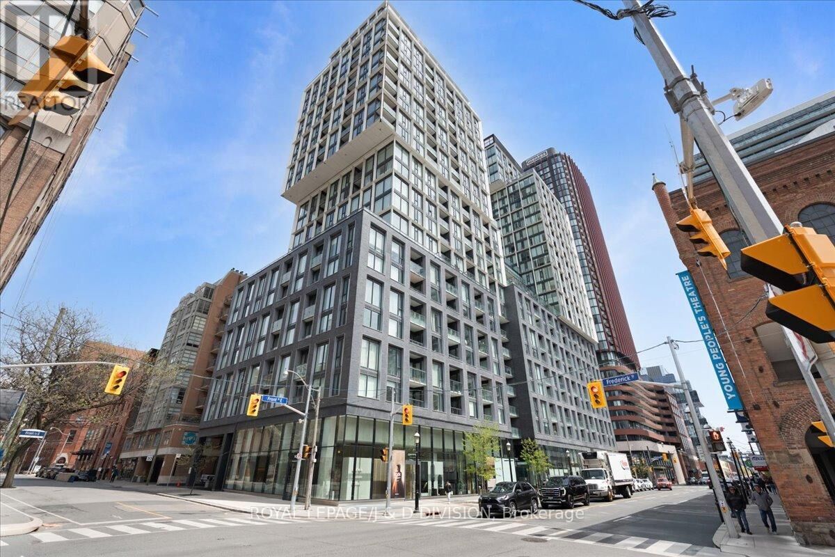 Property Photo:  158 Front Street East 1018  ON M5A 0K9 