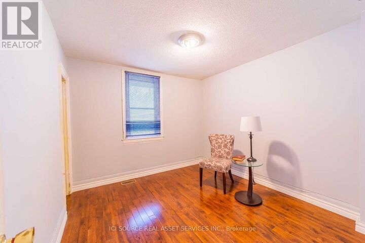 Property Photo: 2609 Kingston Road Main Fl ON M1M 1M1