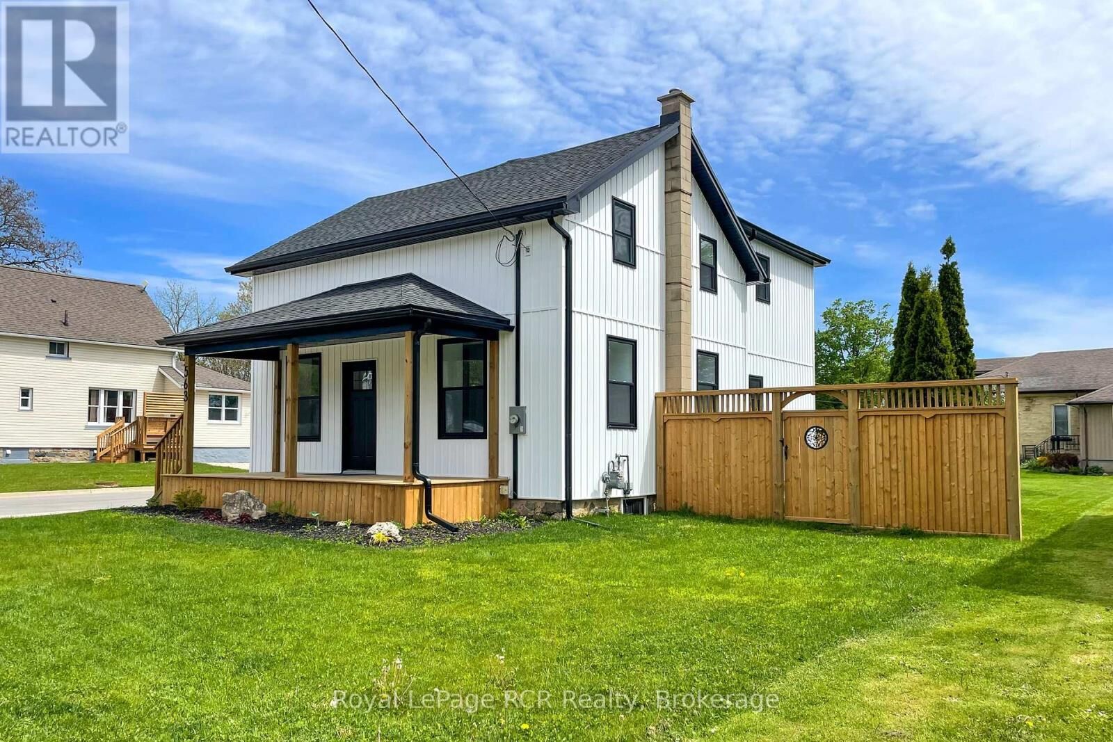 Property Photo:  563 7th Avenue  ON N4N 2J8 
