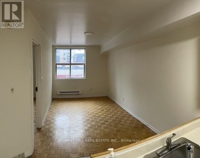 Property Photo:  126 Dundas Street 202  ON M5B 1E2 