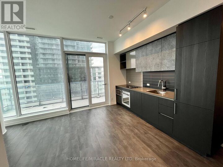 Property Photo:  7890 Jane Street 806  ON L4K 0K9 