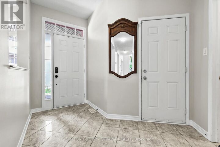 Property Photo:  236 Colbert Crescent  ON K1V 2C5 