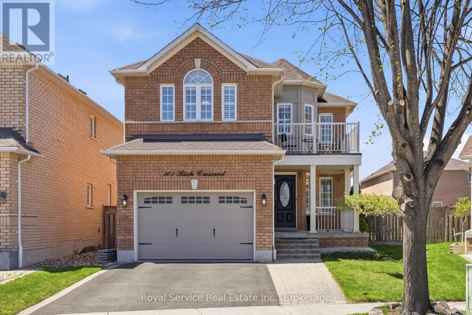 Property Photo:  101 Rich Crescent  ON L1P 1V6 