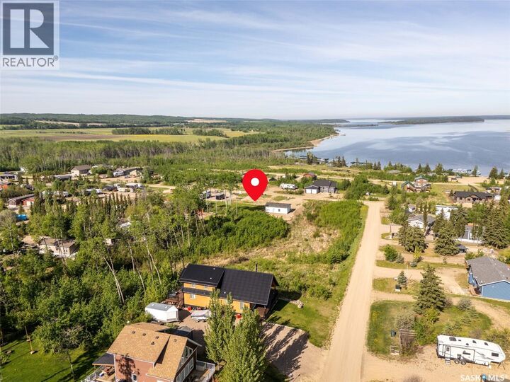 Property Photo: 914 Diamond Willow Drive SK S0M 1A0