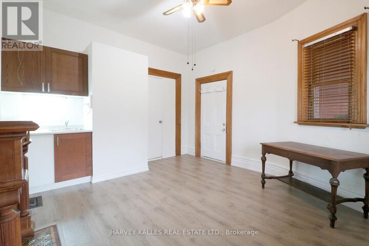 Property Photo:  39 Macdonell Avenue 1  ON M6R 2A3 