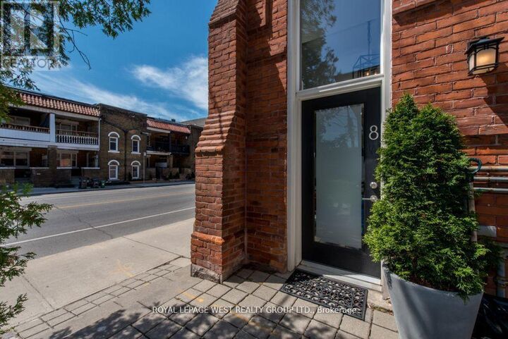 Property Photo:  200 Annette Street 8  ON M6P 1P6 