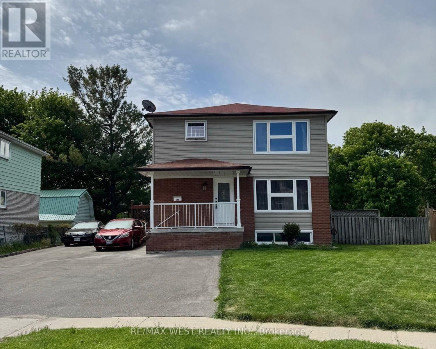 Property Photo:  516 Harris Court  ON L1N 3C7 