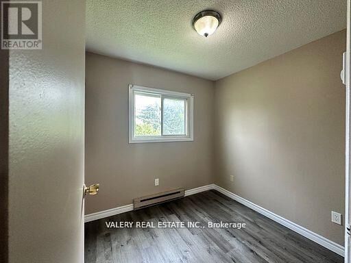 Property Photo: 9 Lowndes Ave Avenue 7 ON L4P 4C5