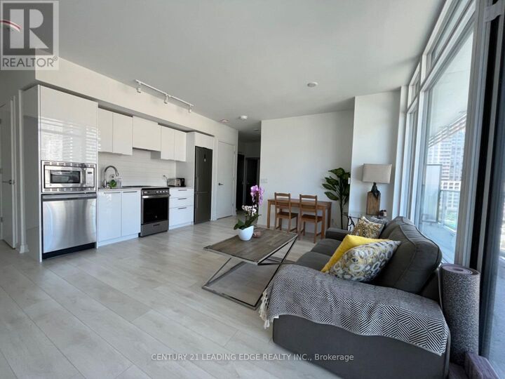 Property Photo: 18 Maitland Terrace 711 ON M4Y 0H2