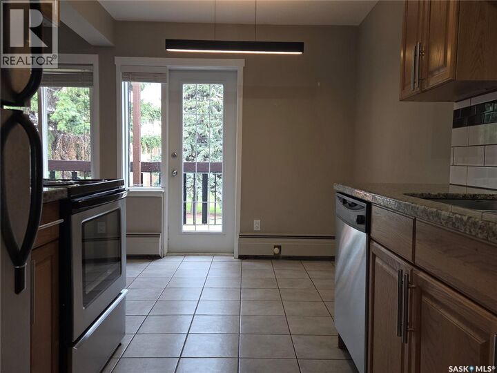 Property Photo:  22 208 Lindsay Place  SK S7H 3E6 